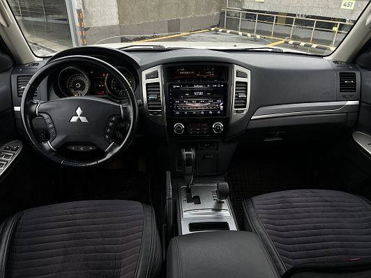 Mitsubishi Pajero GLS, 2021 года, пробег 43517 км