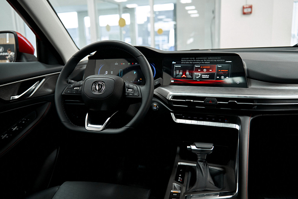 Changan CS35 Plus Tech, красный