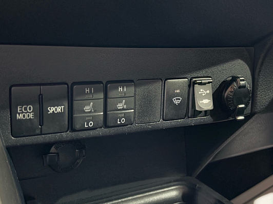 Toyota RAV4, 2015 года, пробег 136920 км