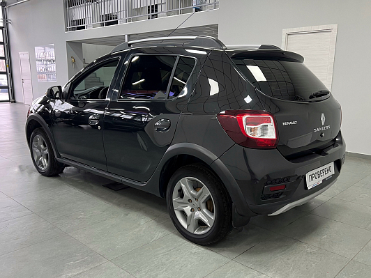 Renault Sandero Stepway Life, 2018 года, пробег 111000 км