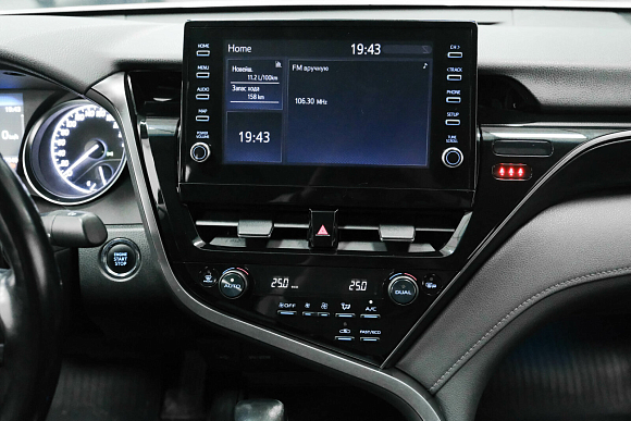 Toyota Camry Элеганс, 2021 года, пробег 107046 км
