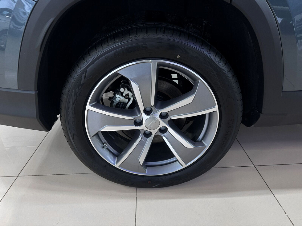 Geely Okavango Флагман, серый