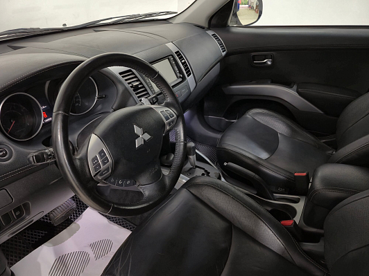 Mitsubishi Outlander Ultimate, 2011 года, пробег 194950 км