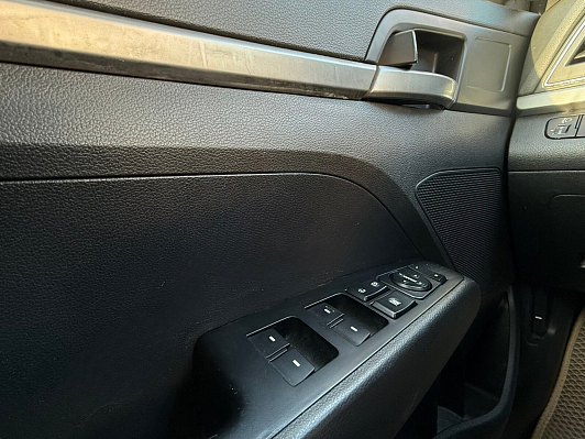 Hyundai Elantra Base, 2016 года, пробег 239299 км