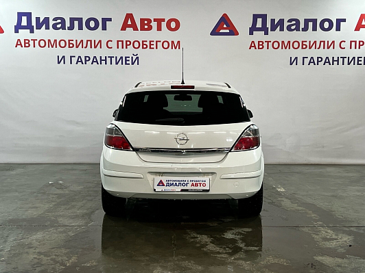 Opel Astra, 2014 года, пробег 125000 км