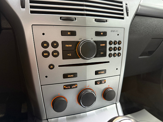 Opel Astra, 2012 года, пробег 174189 км