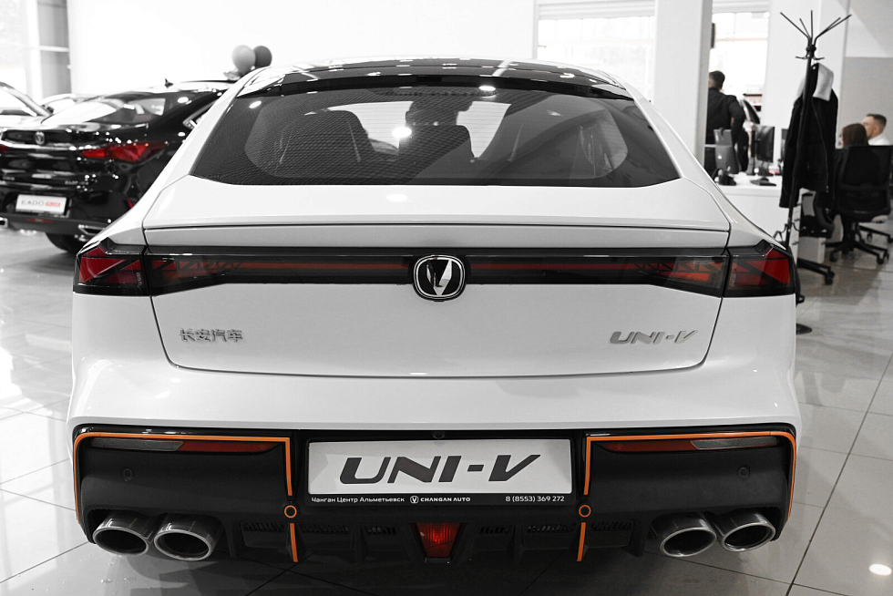 Changan UNI-V Tech, белый