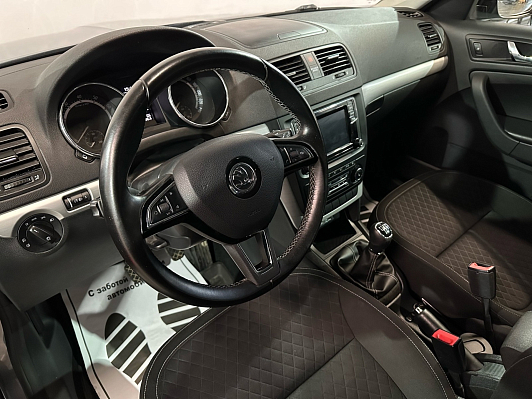 Skoda Yeti Hockey Edition, 2016 года, пробег 148000 км