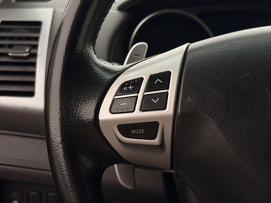 Mitsubishi Outlander Intense, 2011 года, пробег 246279 км