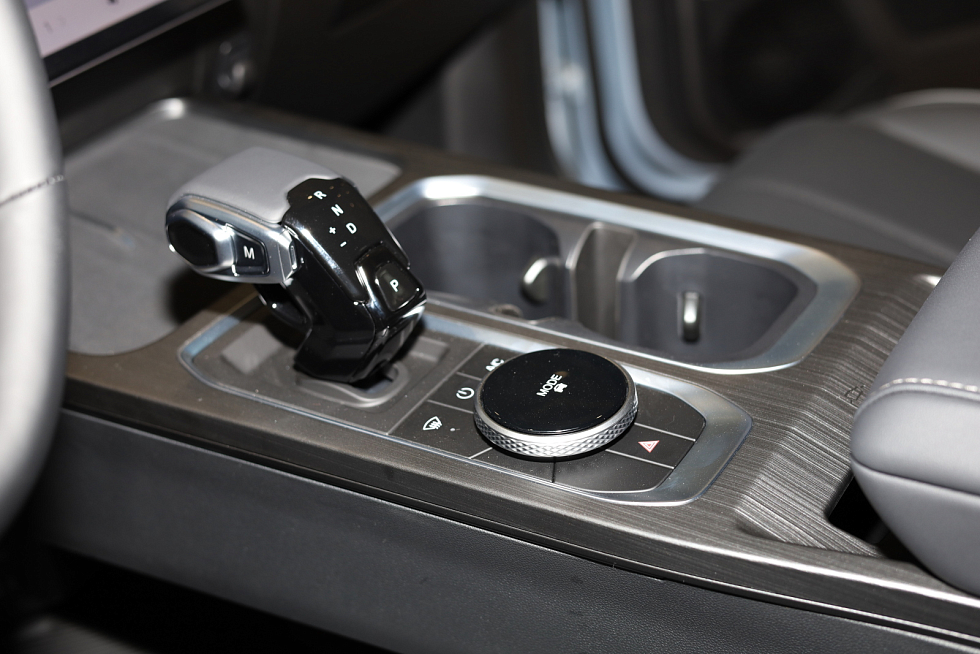 Jaecoo J7 Ultimate, серебряный