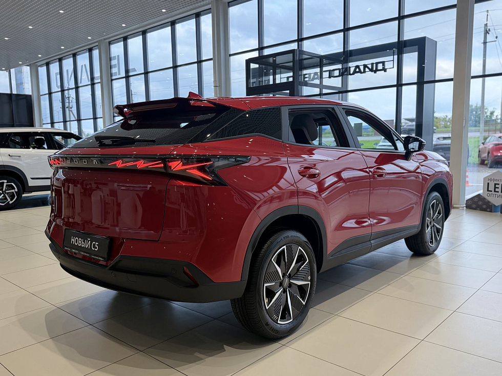 Omoda C5 Актив, красный