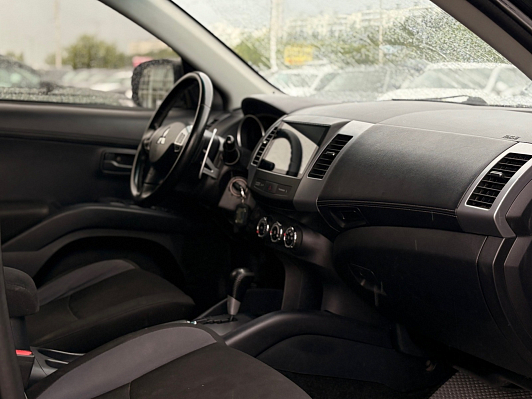 Mitsubishi Outlander Intense, 2011 года, пробег 246279 км