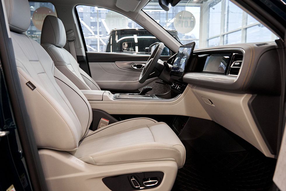 GAC GS8 GX Premium, серебряный