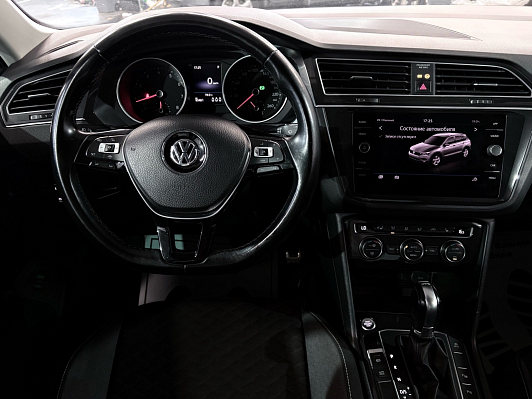 Volkswagen Tiguan Highline, 2018 года, пробег 93000 км