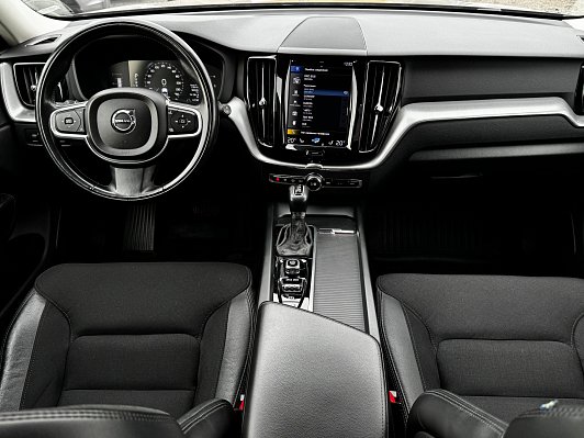 Volvo XC60 R-Design, 2018 года, пробег 85238 км
