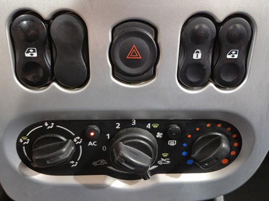 Renault Logan Prestige, 2014 года, пробег 174975 км