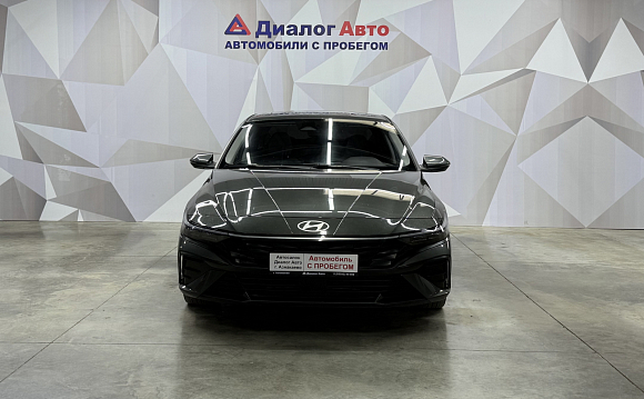 Hyundai Elantra LUX, 2023 года, пробег 76279 км