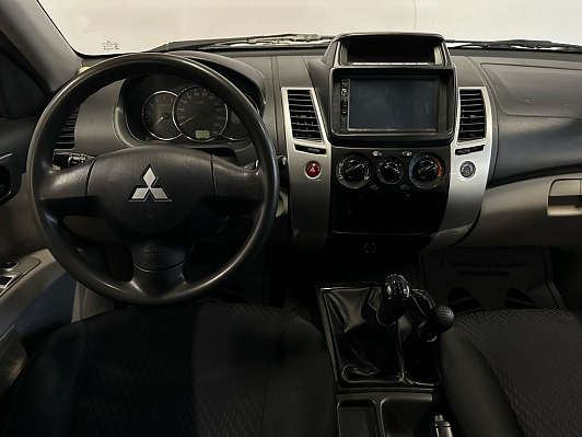 Mitsubishi Pajero Sport Intense, 2014 года, пробег 123200 км
