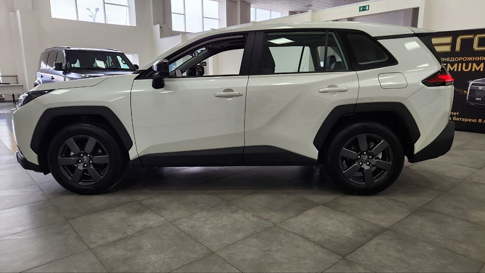 Toyota RAV4 Luxury, белый