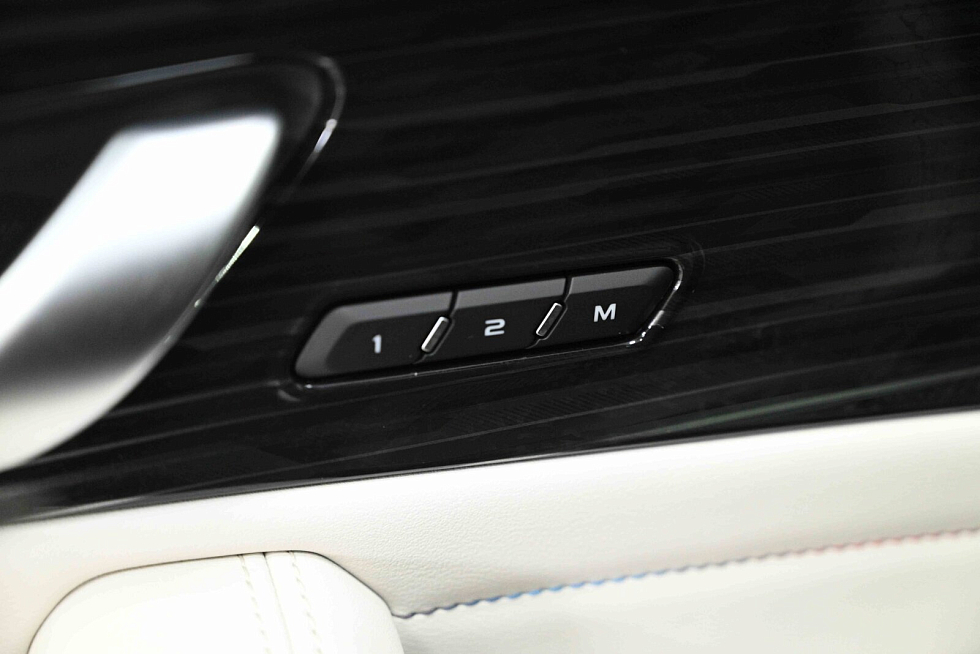 Geely Monjaro Flagship (2023-2025), черный