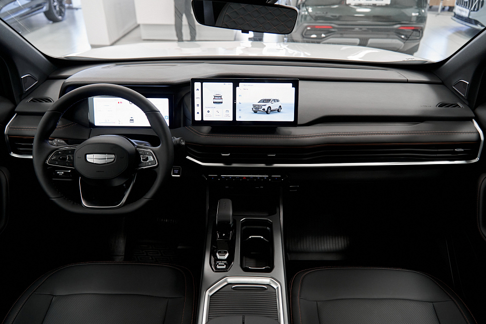 Geely Okavango Flagship, белый