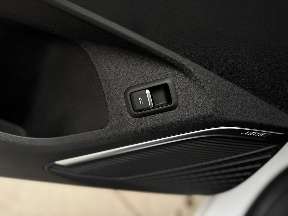 Geely Monjaro Flagship, белый