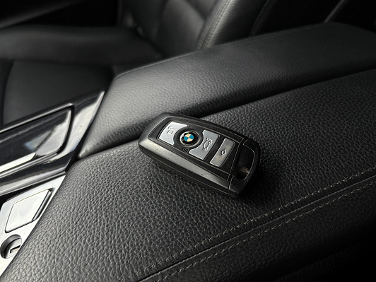 BMW 5 серии, 2013 года, пробег 259279 км