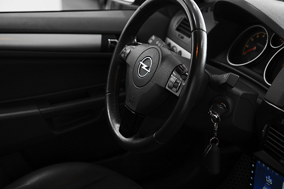 Opel Astra Cosmo, 2014 года, пробег 144000 км