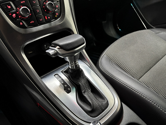 Opel Astra Cosmo, 2011 года, пробег 152947 км