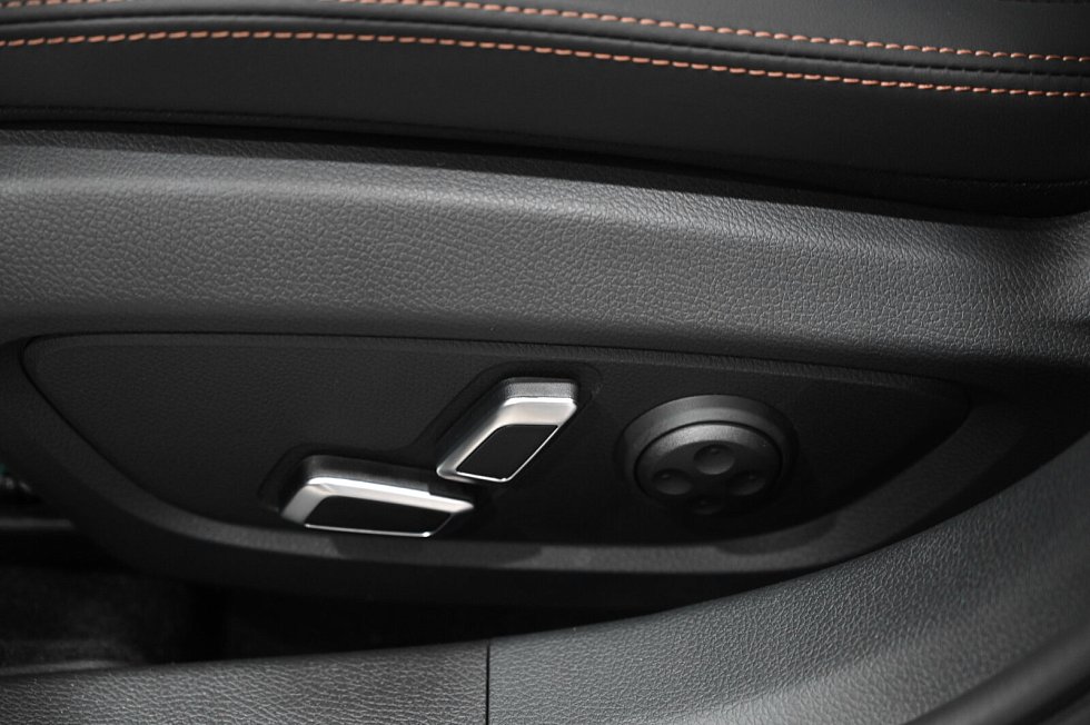 Geely Preface Люкс, серебряный