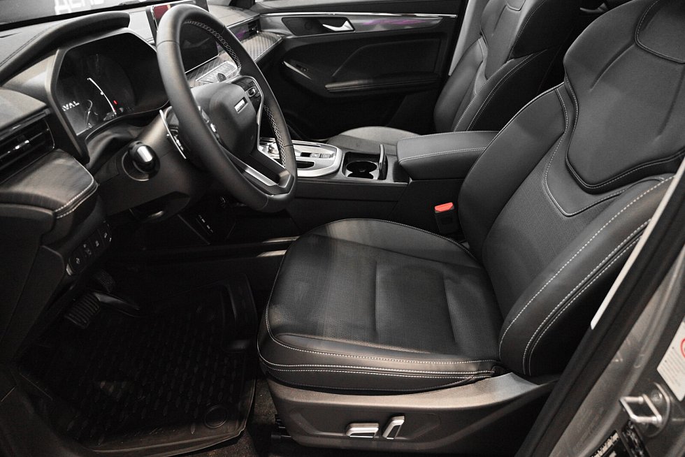 Haval Jolion Премиум, серый