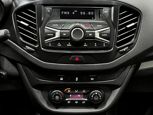 Lada (ВАЗ) Vesta Comfort, 2019 года, пробег 137000 км