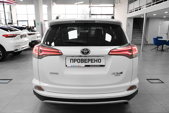Toyota RAV4, 2016 года, пробег 105500 км