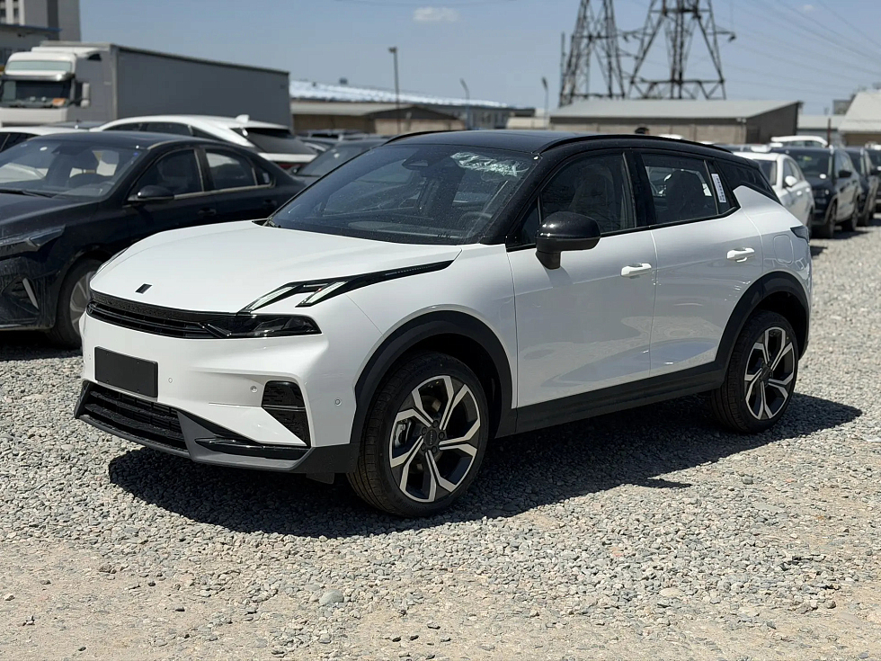 Lynk & Co 06 Max, белый