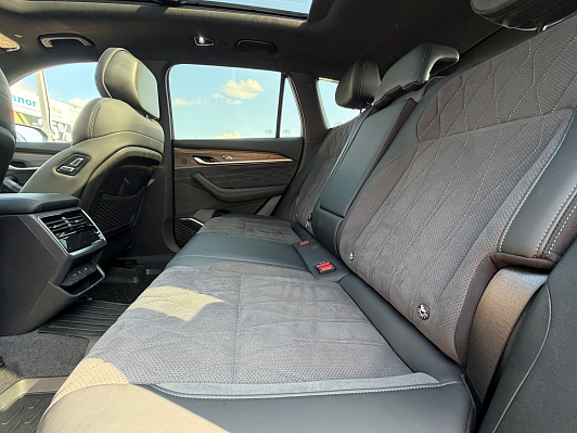 Geely Monjaro Люкс (2023-2025), 2025 года, пробег 1372 км