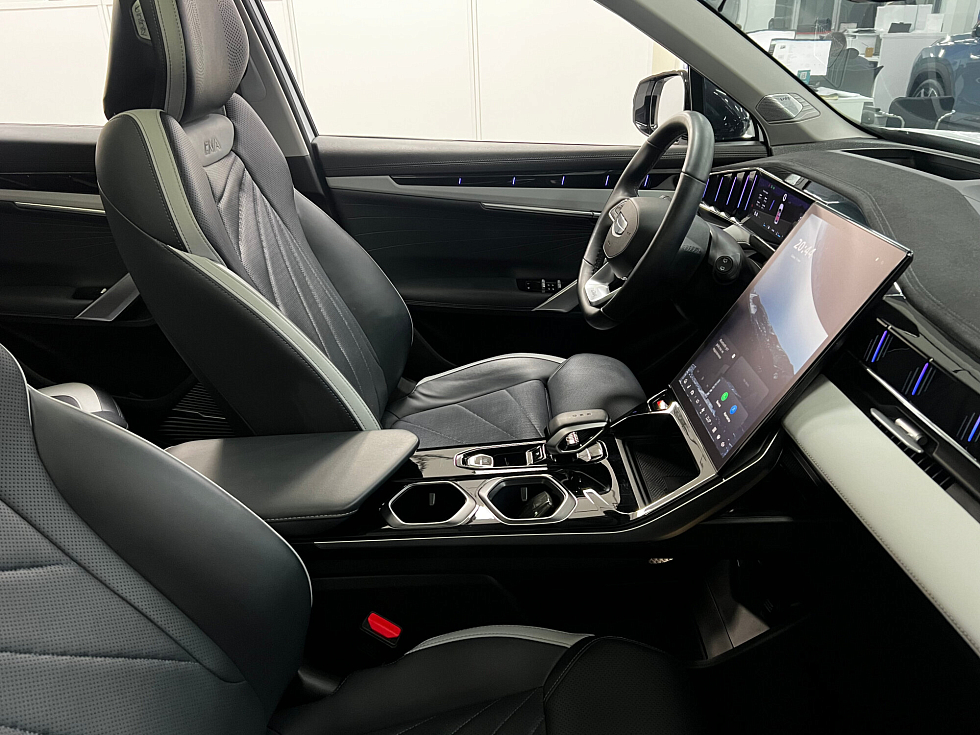 Geely Atlas Flagship, белый