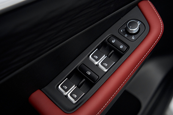 Geely Coolray Exclusive, белый