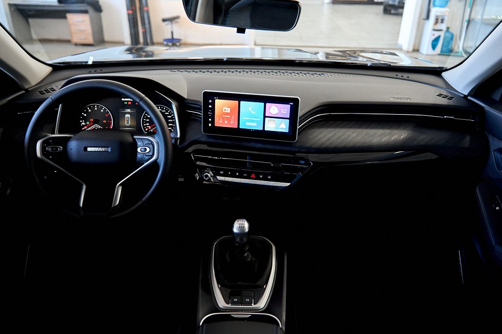 Haval Jolion Техно+, черный