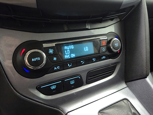 Ford Focus, 2013 года, пробег 276354 км