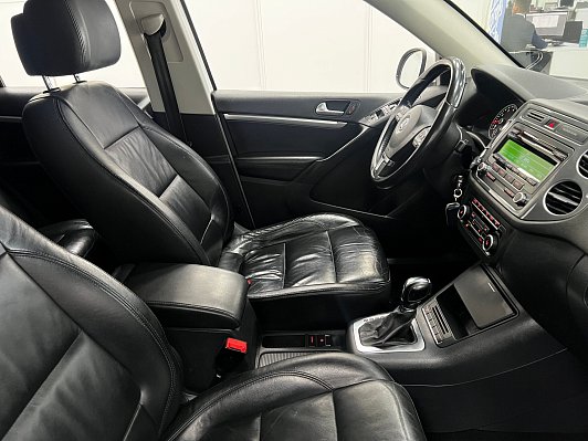 Volkswagen Tiguan Avenue, 2012 года, пробег 305872 км