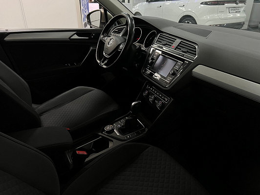 Volkswagen Tiguan, 2018 года, пробег 124000 км