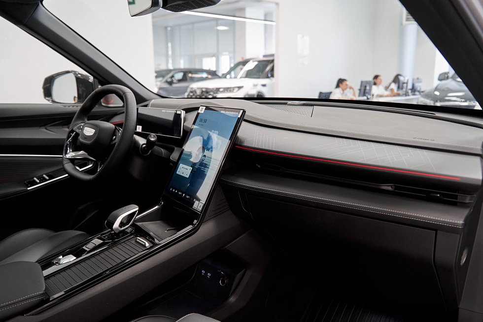 Geely Cityray Люкс, серебряный