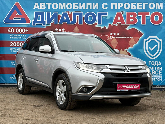 Mitsubishi Outlander Intense, 2016 года, пробег 208676 км