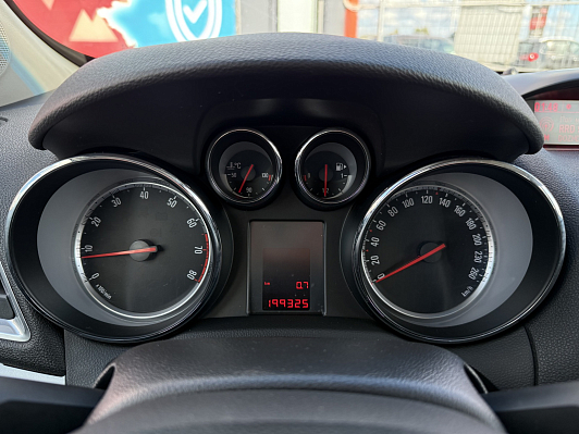 Opel Mokka Essentia, 2014 года, пробег 199314 км