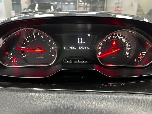 Peugeot 208 Active, 2013 года, пробег 123739 км