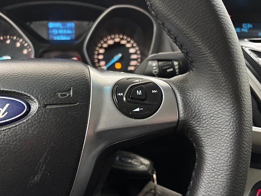 Ford Focus Titanium, 2012 года, пробег 176347 км
