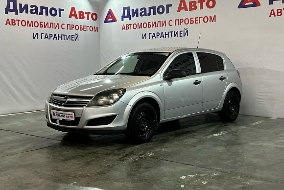 Opel Astra, 2013 года, пробег 214000 км