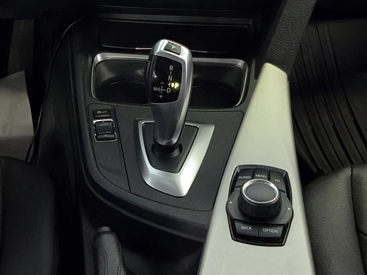 BMW 3 серии 320i SE, 2013 года, пробег 82487 км