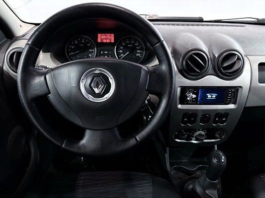 Renault Logan, 2011 года, пробег 220000 км