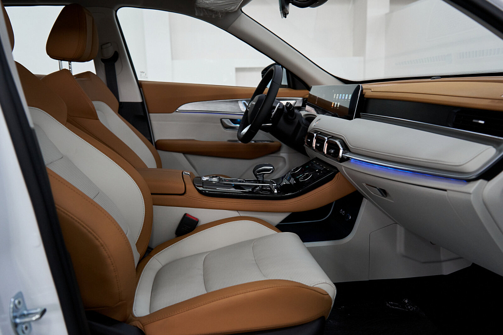 JETOUR X70 PLUS Luxury, белый